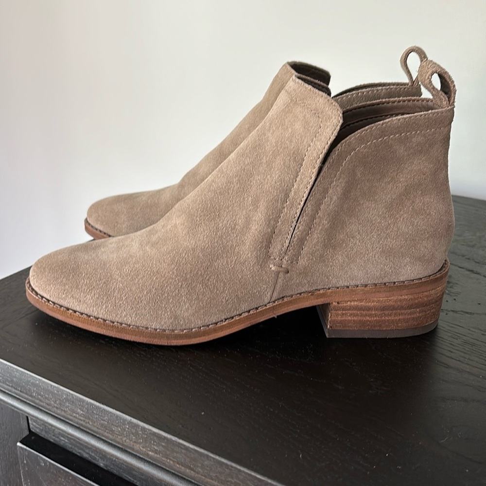 Dolce Vita tan suede bootie